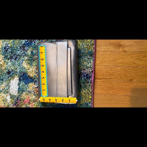 NWOT Clutch purse by Summer Rose 6” x 8” in gold. Straps included. Never… - Picture 5 of 7